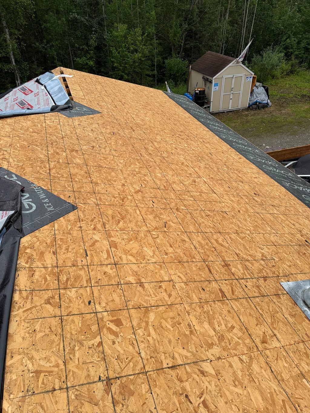 Interlock Aluminum Slate Metal Roofing – Black | Wasilla, AK (Full roof overview)