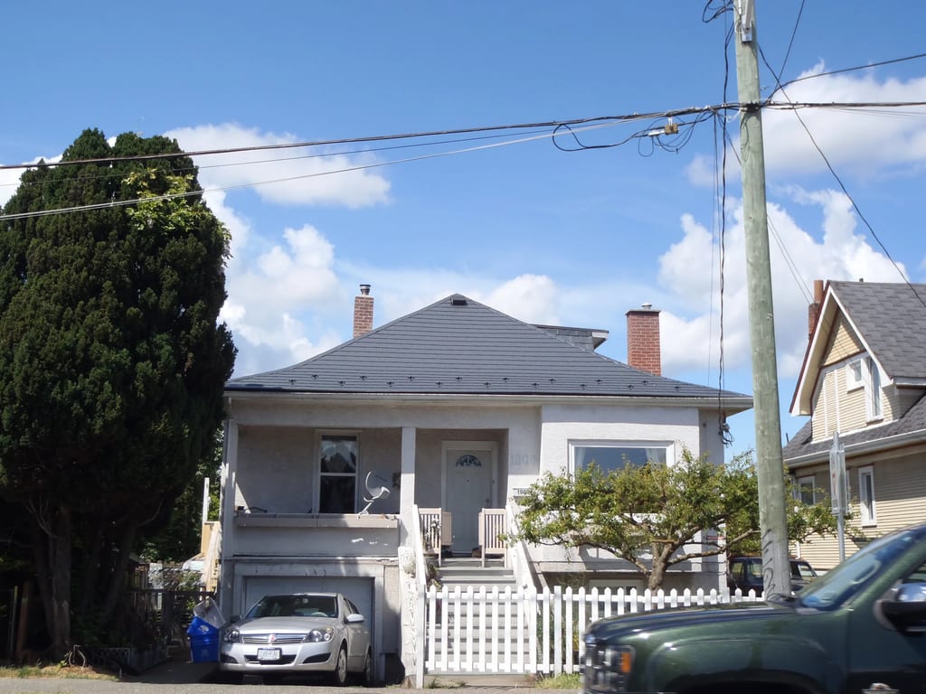 Deep Charcoal Interlock Slate aluminum roof on the home, Victoria, British Columbia