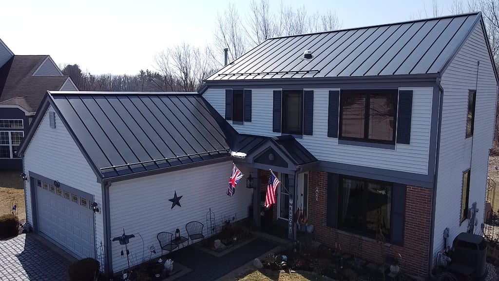 Interlock Aluminum Standing Seam Metal Roofing – Deep Charcoal | Carpentersville, IL (Front-right elevation)