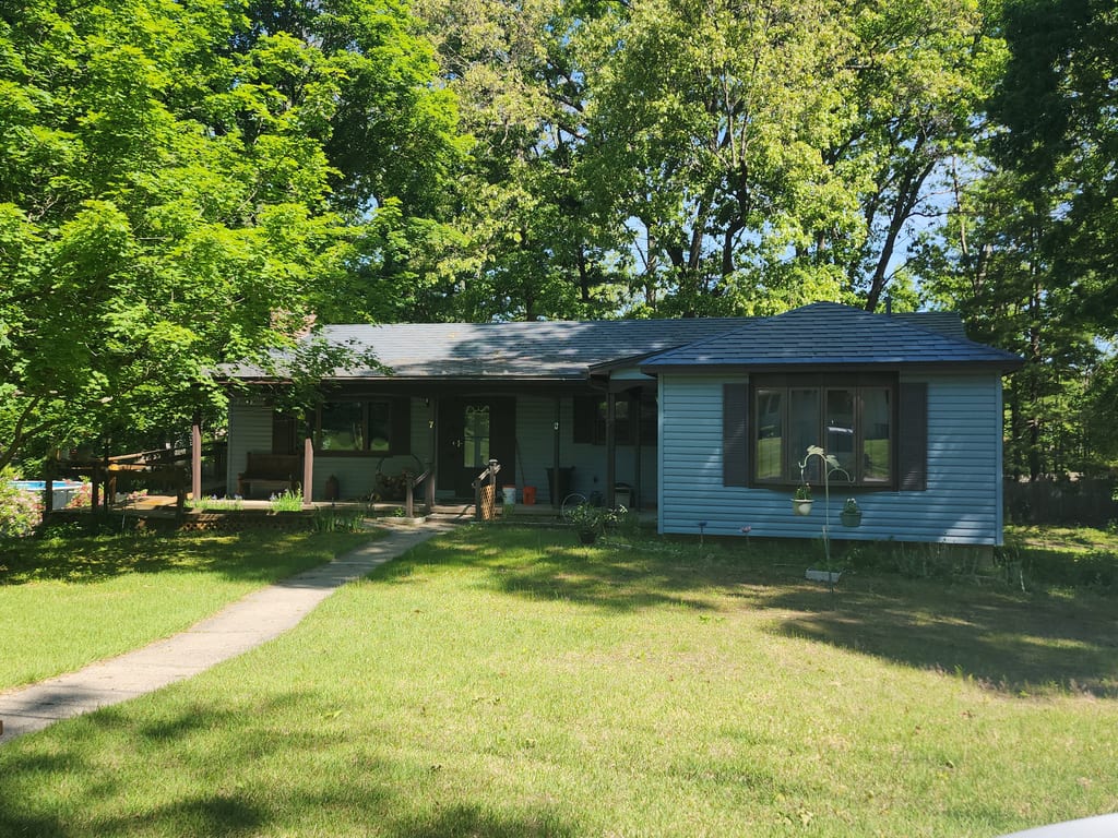Interlock Aluminum Shingle Metal Roofing – Charcoal Grey | Easthampton, MA (Front elevation)