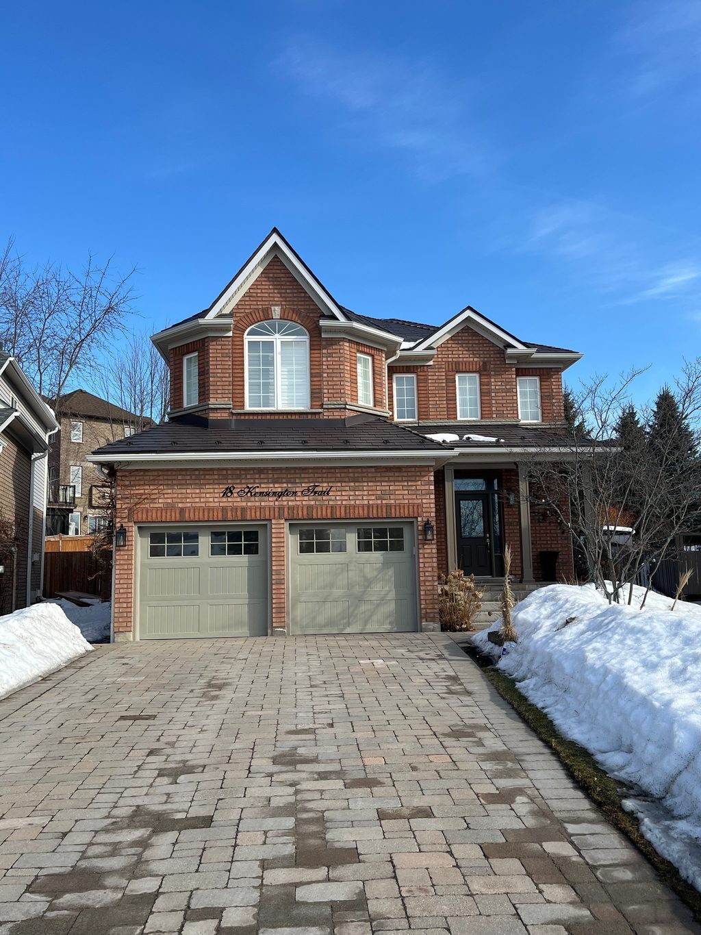 Interlock Aluminum Slate Metal Roofing – Tudor Brown | Barrie, ON (Street view)