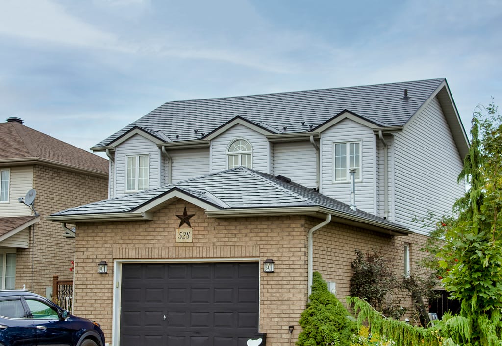 Interlock Aluminum Slate Metal Roofing – Black | Shelburne, ON (Front-right elevation)