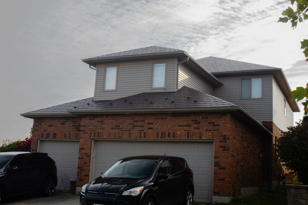 Interlock Aluminum Slate Metal Roofing – Tudor Brown | Cambridge, ON (Side elevation)