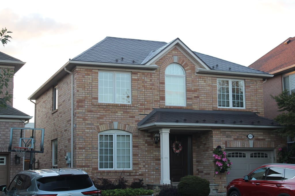 Interlock Aluminum Slate Metal Roofing – Tudor Brown | Oakville, ON (Front-left elevation)