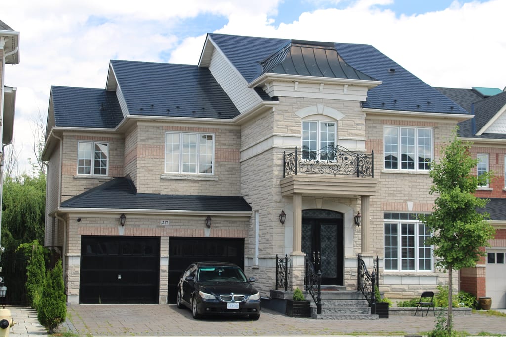 Interlock Aluminum Slate Metal Roofing – Black | Markham, ON (Front-left elevation)