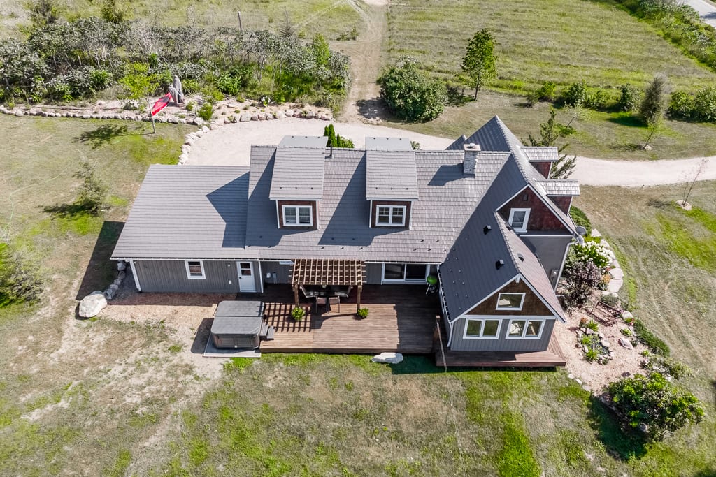 Interlock Aluminum Cedar Shingle Metal Roofing – Weathered | Midland, ON (Aerial oblique)