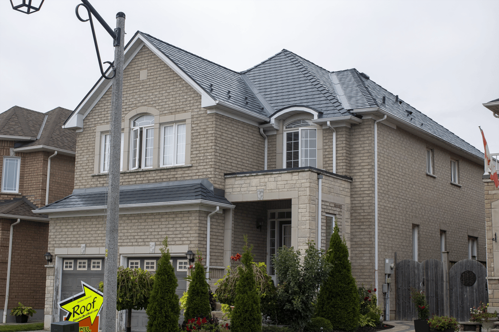 Interlock Aluminum Slate Metal Roofing – Deep Charcoal | Whitby, ON (Front-right elevation)