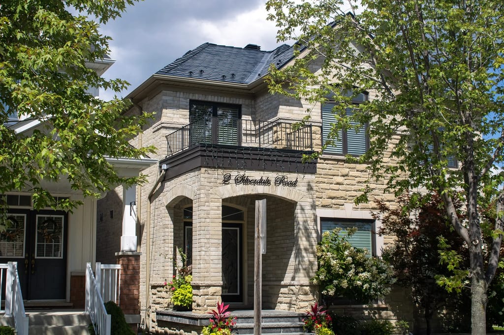 Interlock Aluminum Slate Metal Roofing – Black | Markham, ON (Street view)