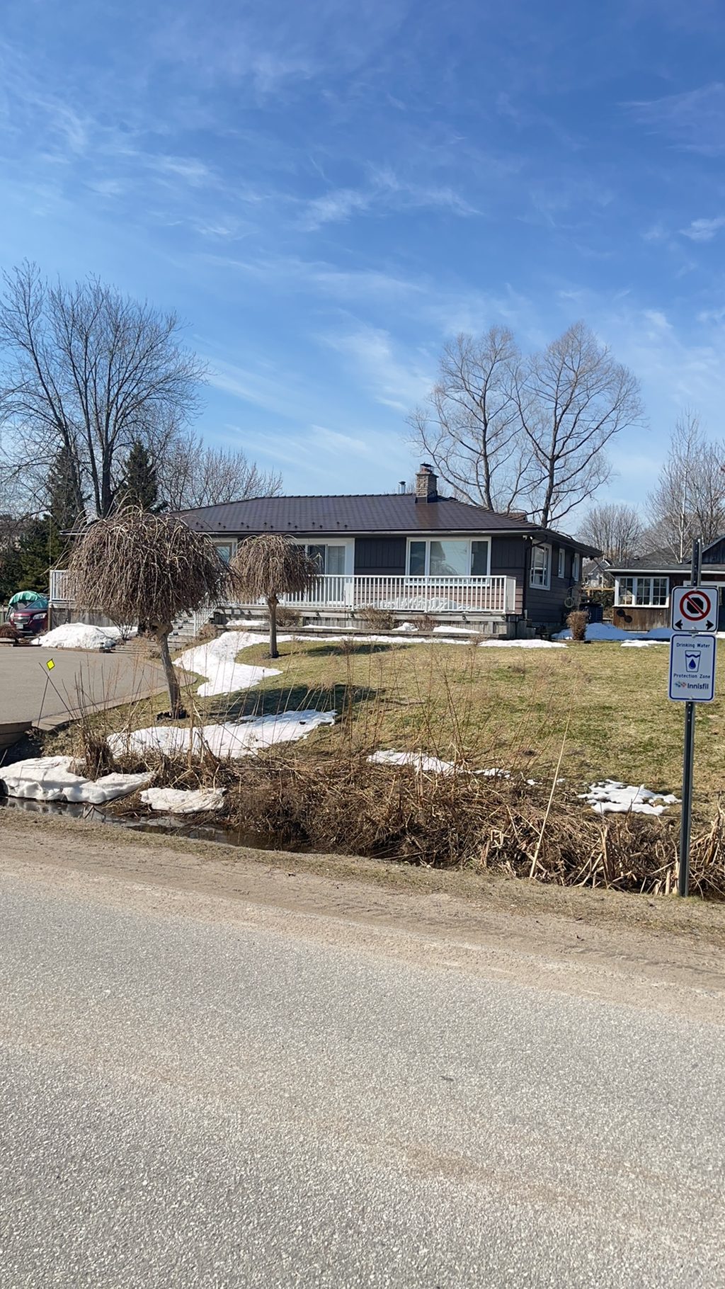 Interlock Aluminum Slate Metal Roofing – Colonial Brown | Innisfil, ON (Front-right elevation)