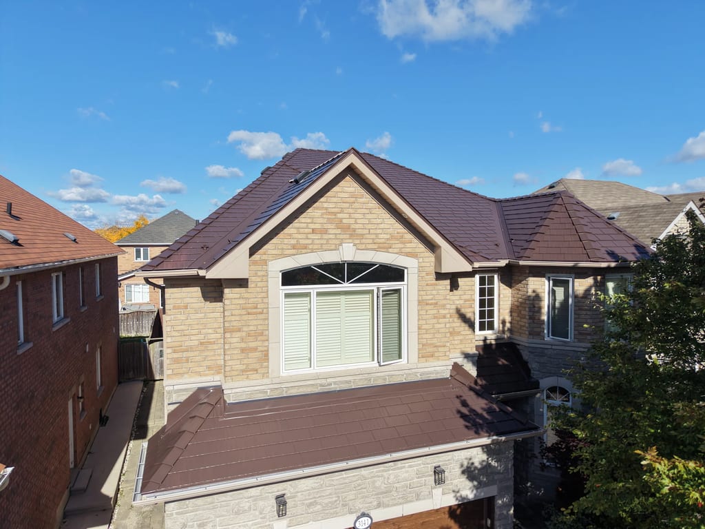 Interlock Aluminum Cedar Shingle Metal Roofing – Colonial Brown | Mississauga, ON (Aerial front)