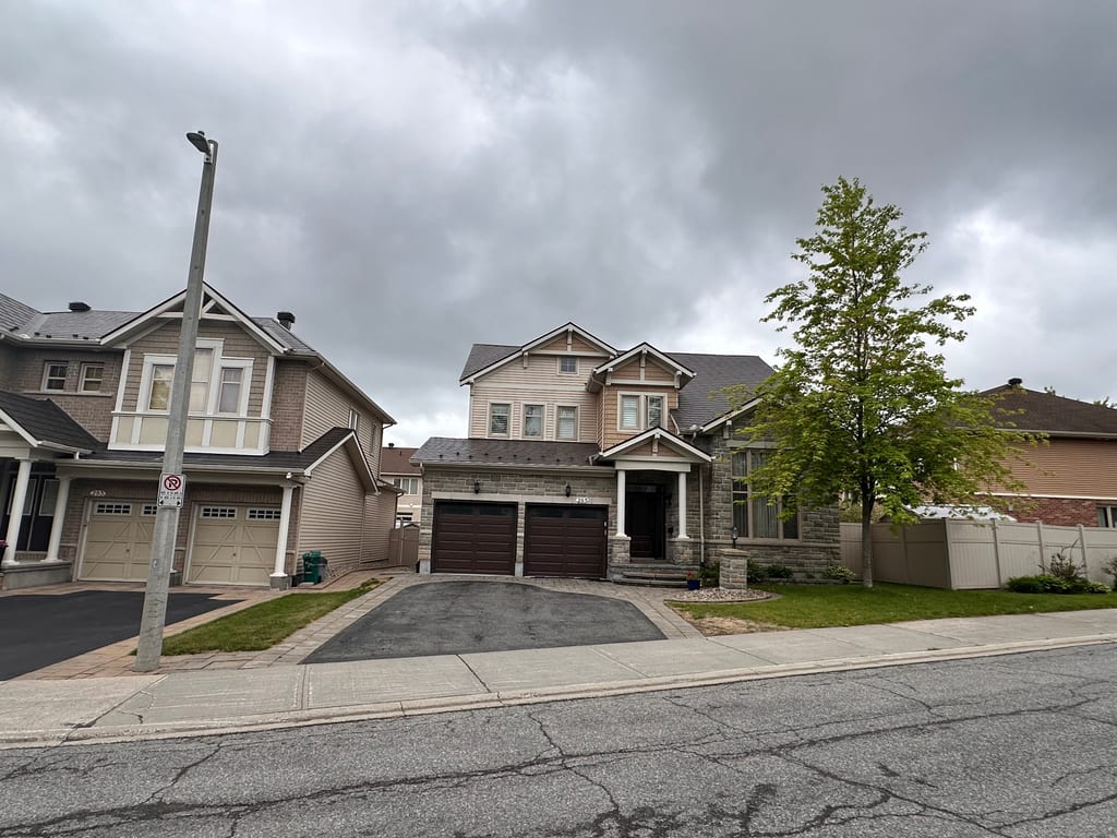 Interlock Aluminum Slate Metal Roofing – Tudor Brown | Ottawa, ON (Street view)