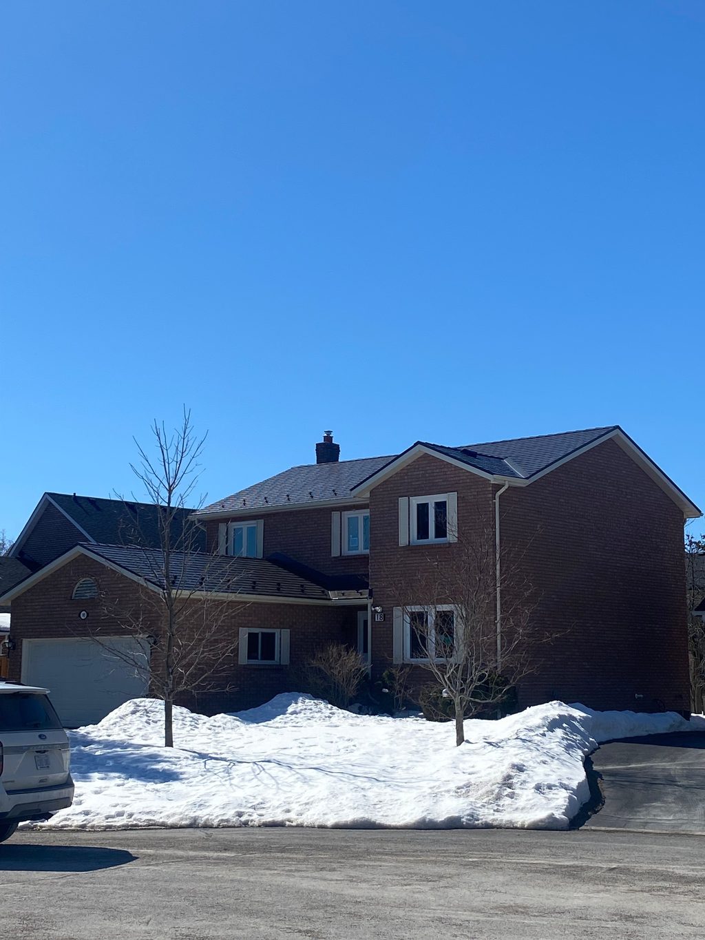Interlock Aluminum Slate Metal Roofing – Tudor Brown | Belleville, ON (Front elevation)