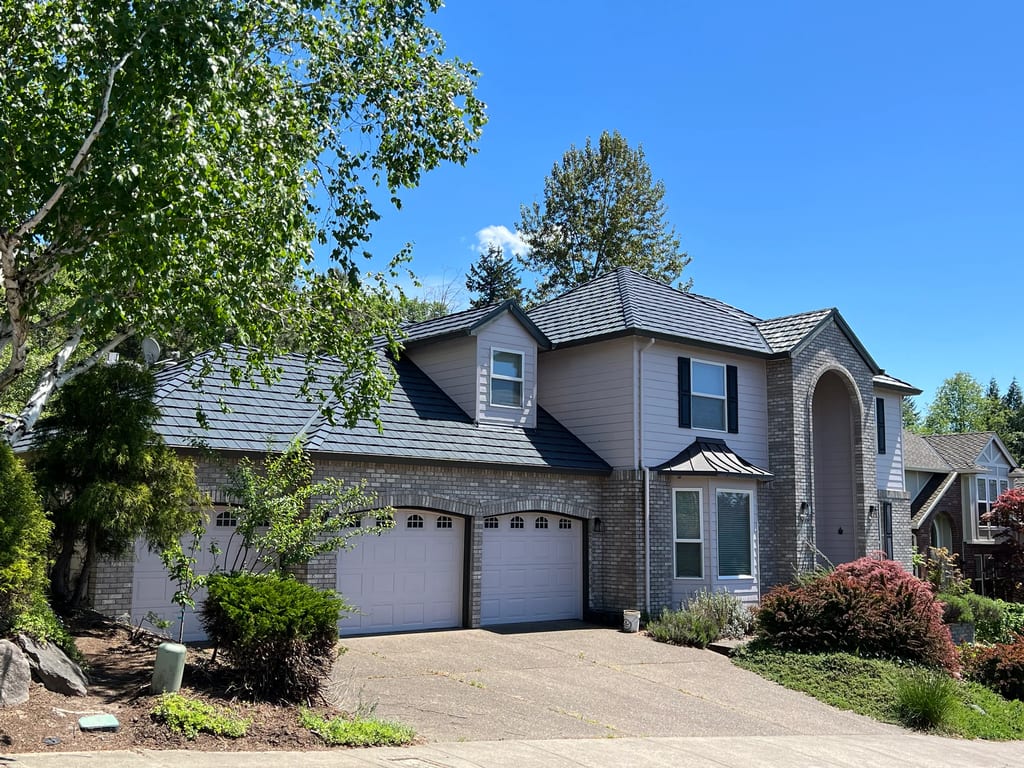 Deep Charcoal Interlock Shake aluminum roof on a modern home with a deep charcoal Interlock Shake roof in, Portland, Oregon
