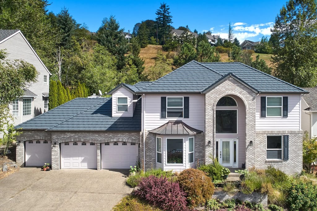 Interlock Aluminum Shake Metal Roofing – Deep Charcoal | Portland, OR (Street view)
