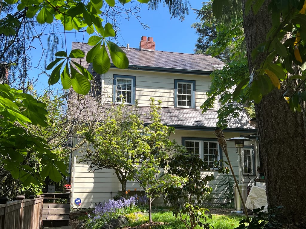 Interlock Aluminum Cedar Shingle Metal Roofing – Tudor Brown | Seattle, WA (After)