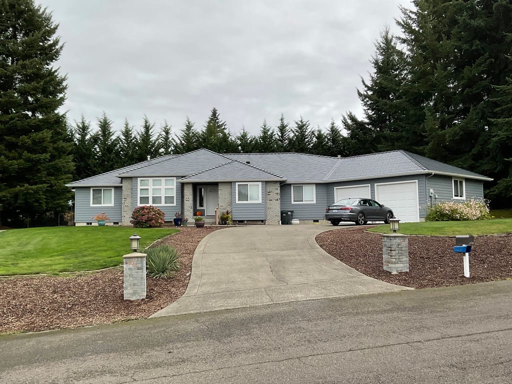 Interlock Aluminum Cedar Shingle Metal Roofing – Deep Charcoal | Graham, WA