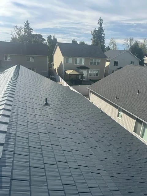 Interlock Aluminum Cedar Shingle Metal Roofing – Deep Charcoal | Battle Ground, WA (Full roof overview)