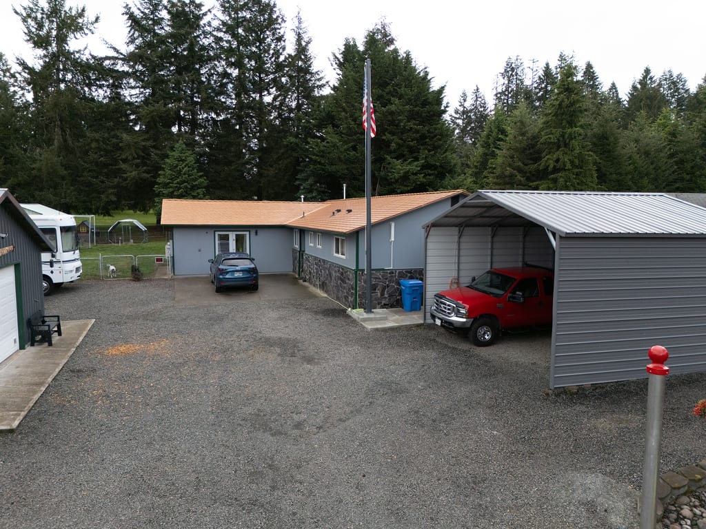 Interlock Aluminum Slate Metal Roofing – Copper Penny | Castle Rock, WA (Street view)