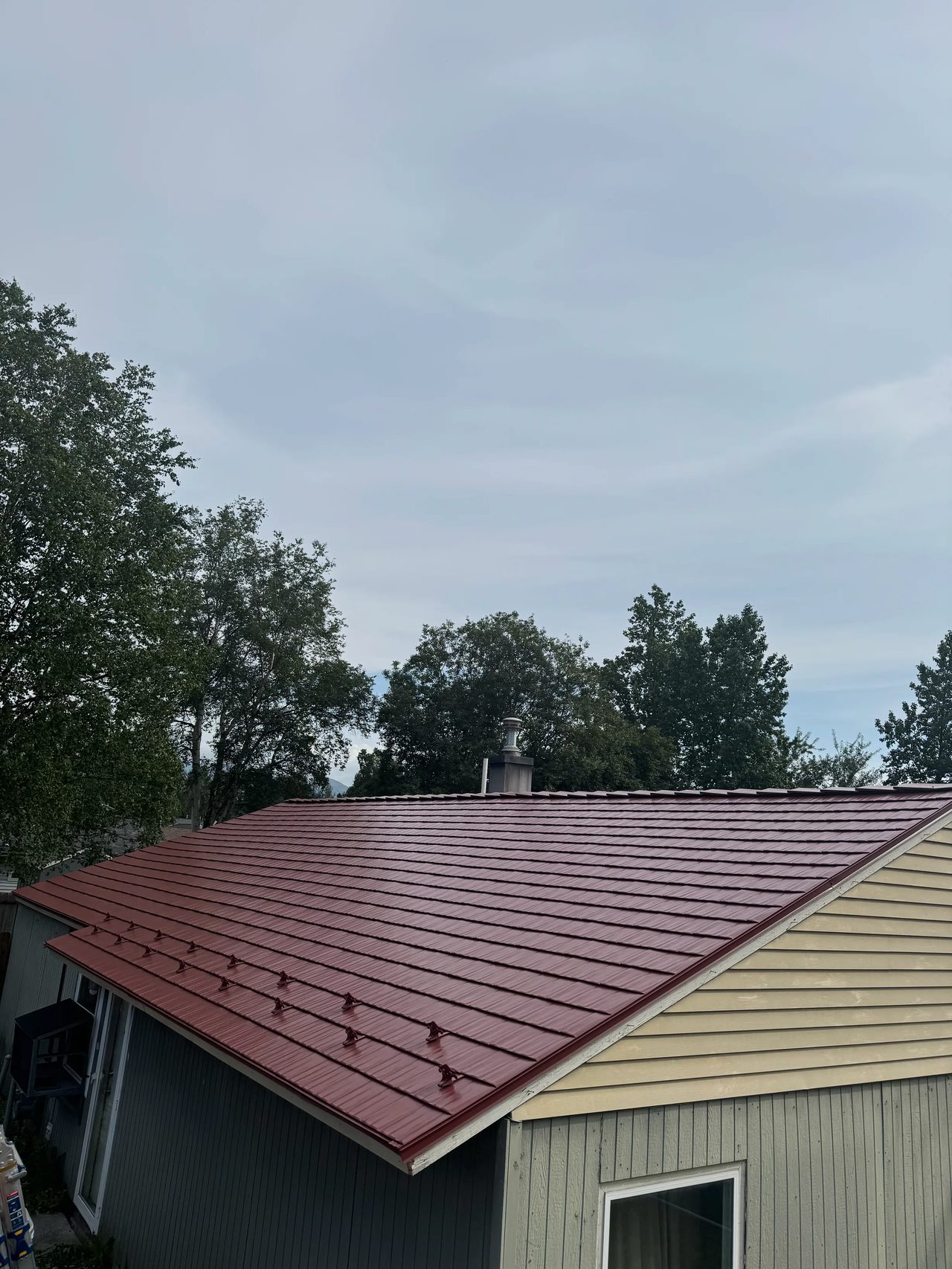 Interlock Aluminum Cedar Shingle Metal Roofing – Tile Red | Anchorage, AK (Full roof overview)