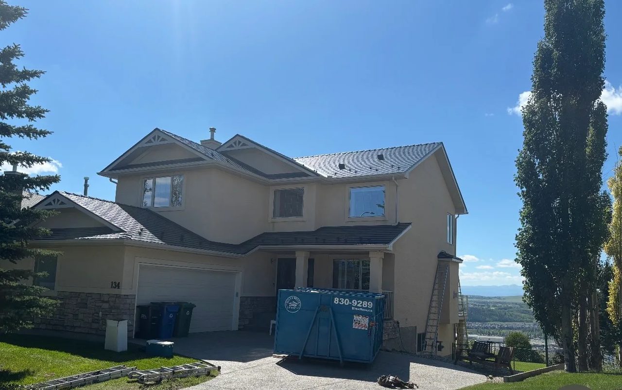 Interlock Aluminum Cedar Shingle Metal Roofing – Black | Cochrane, AB (Front elevation)