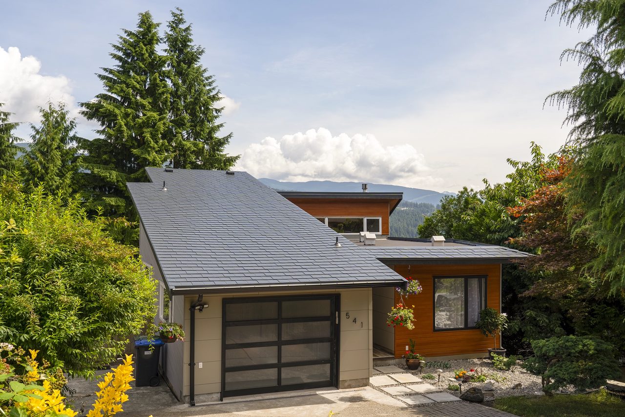 Interlock Aluminum Slate Metal Roofing – Deep Charcoal | Port Moody, BC (Street view)