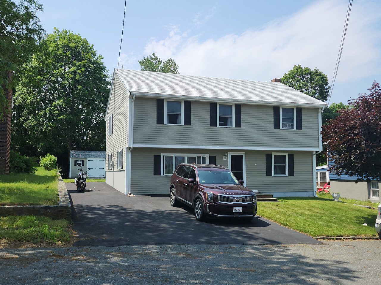 Interlock Aluminum Shingle Metal Roofing – Deep Charcoal | Lynn, MA (Street view)