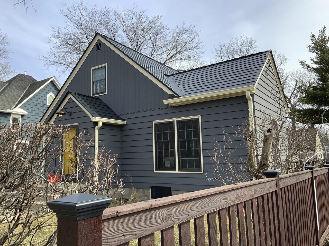 Interlock Aluminum Slate Metal Roofing – Black | St. Paul, MN