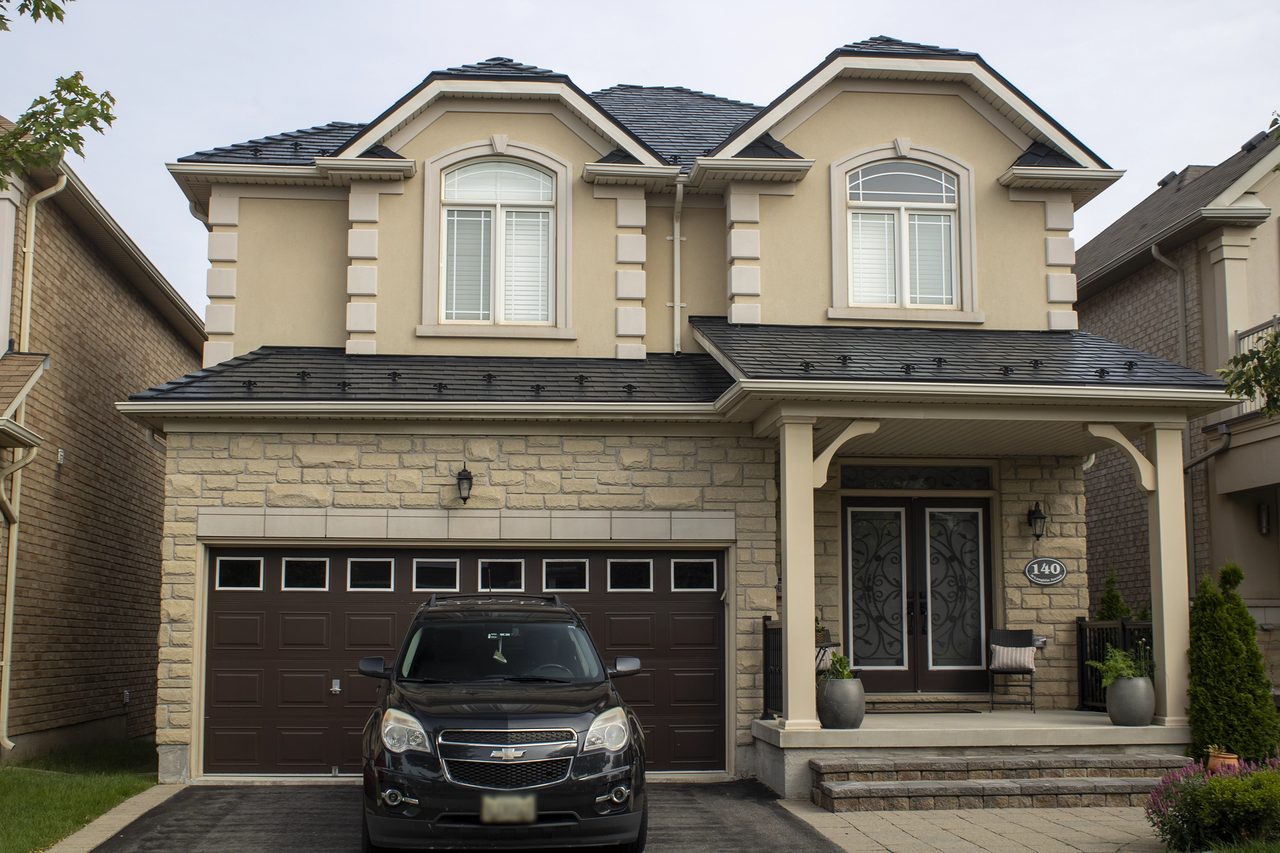 Interlock Aluminum Slate Metal Roofing – Black | Milton, ON (Front elevation)