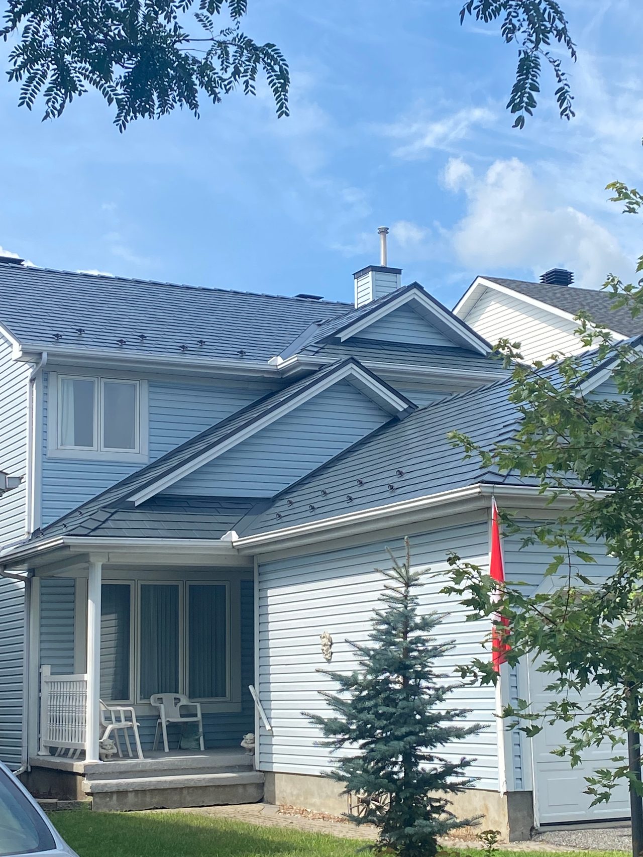 Interlock Aluminum Slate Metal Roofing – Deep Charcoal | Kanata, ON (Front-left elevation)