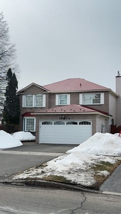 Interlock Aluminum Shingle Metal Roofing – Tile Red | Orléans, ON (Front elevation)