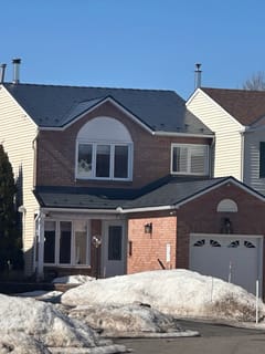 Interlock Aluminum Slate Metal Roofing – Deep Charcoal | Orléans, ON (Front elevation)
