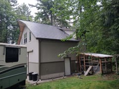 Interlock Aluminum Cedar Shingle Metal Roofing – Musket Grey | Shelton, WA (Rear elevation)
