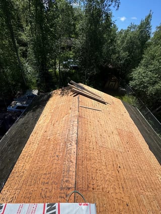 Interlock Aluminum Cedar Shingle Metal Roofing – Tile Red | Chugiak, AK (Full roof overview)