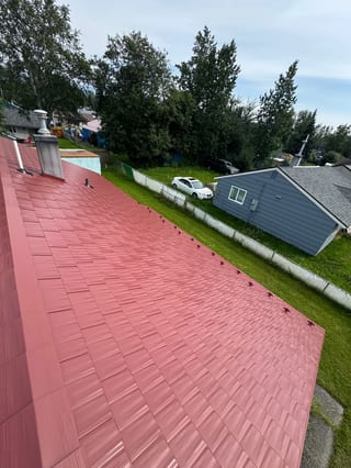 Interlock Aluminum Cedar Shingle Metal Roofing – Tile Red | Anchorage, AK (Full roof overview)