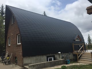 Interlock Aluminum Slate Metal Roofing – Black | Whitecourt, AB (Side elevation)