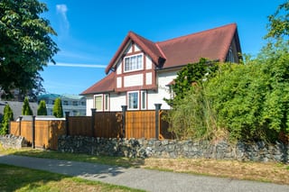 Before: a worn out asphalt shingle roof on the home, Victoria, British Columbia, ahead of a Tile Red Interlock Slate aluminum roof