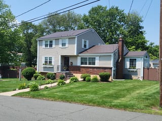 Interlock Aluminum Slate Metal Roofing – Colonial Brown | Saugus, MA (Front-right elevation)