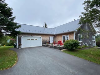 Interlock Aluminum Cedar Shingle Metal Roofing – Deep Charcoal | Chester Basin, NS (Street view)