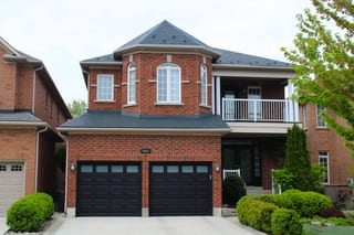 Interlock Aluminum Slate Metal Roofing – Deep Charcoal | Mississauga, ON (Front elevation)
