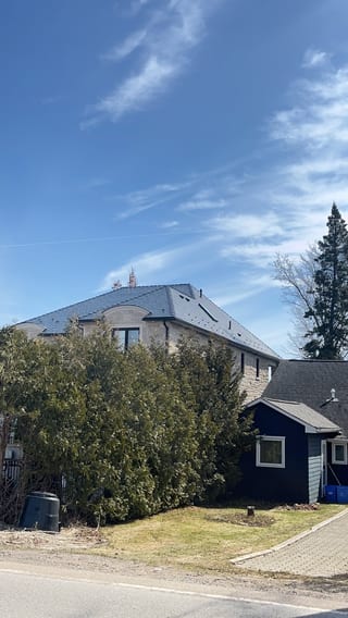 Interlock Aluminum Cedar Shingle Metal Roofing – Deep Charcoal | Innisfil, ON (Front-right elevation)