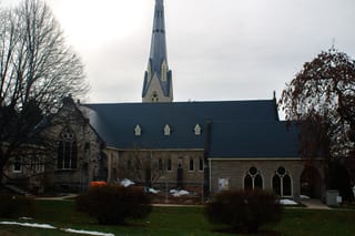 Interlock Aluminum Slate Metal Roofing – Deep Charcoal | Owen Sound, ON (Side elevation)