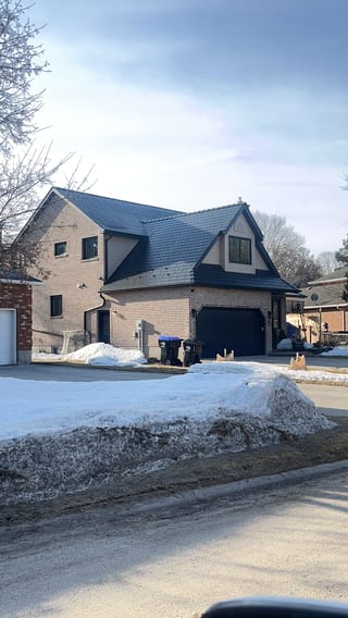Interlock Aluminum Slate Metal Roofing – Black | Collingwood, ON (Front-left elevation)