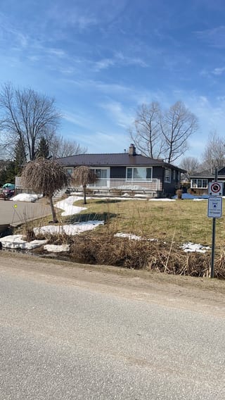 Interlock Aluminum Slate Metal Roofing – Colonial Brown | Innisfil, ON (Front-right elevation)
