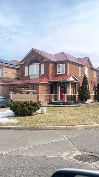 Interlock Aluminum Slate Metal Roofing – Tile Red | Mississauga, ON (Front-right elevation)