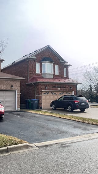 Interlock Aluminum Slate Metal Roofing – Tile Red | Mississauga, ON (Front-left elevation)
