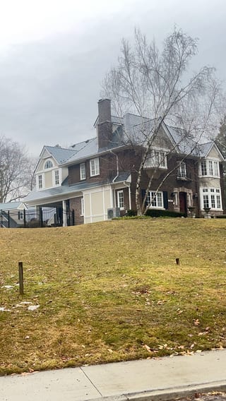 Interlock Aluminum Slate Metal Roofing – Deep Charcoal | Burlington, ON (Front elevation)