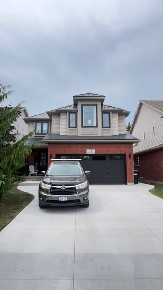 Interlock Aluminum Slate Metal Roofing – Deep Charcoal | Collingwood, ON (Street view)
