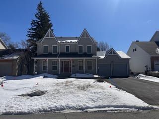Interlock Aluminum Shingle Metal Roofing – Charcoal Grey | Stittsville, ON (Front elevation)