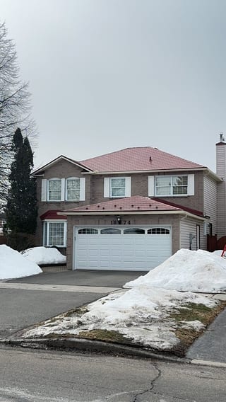Interlock Aluminum Shingle Metal Roofing – Tile Red | Orleans, ON (Front elevation)