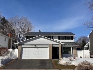 Interlock Aluminum Shingle Metal Roofing – Charcoal Grey | Gloucester, ON (Street view)